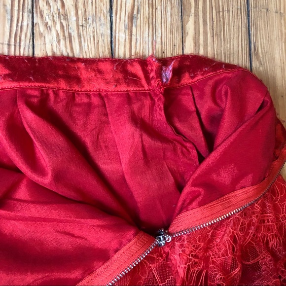 Gorgeous red lace skirt - Picture 6 of 6